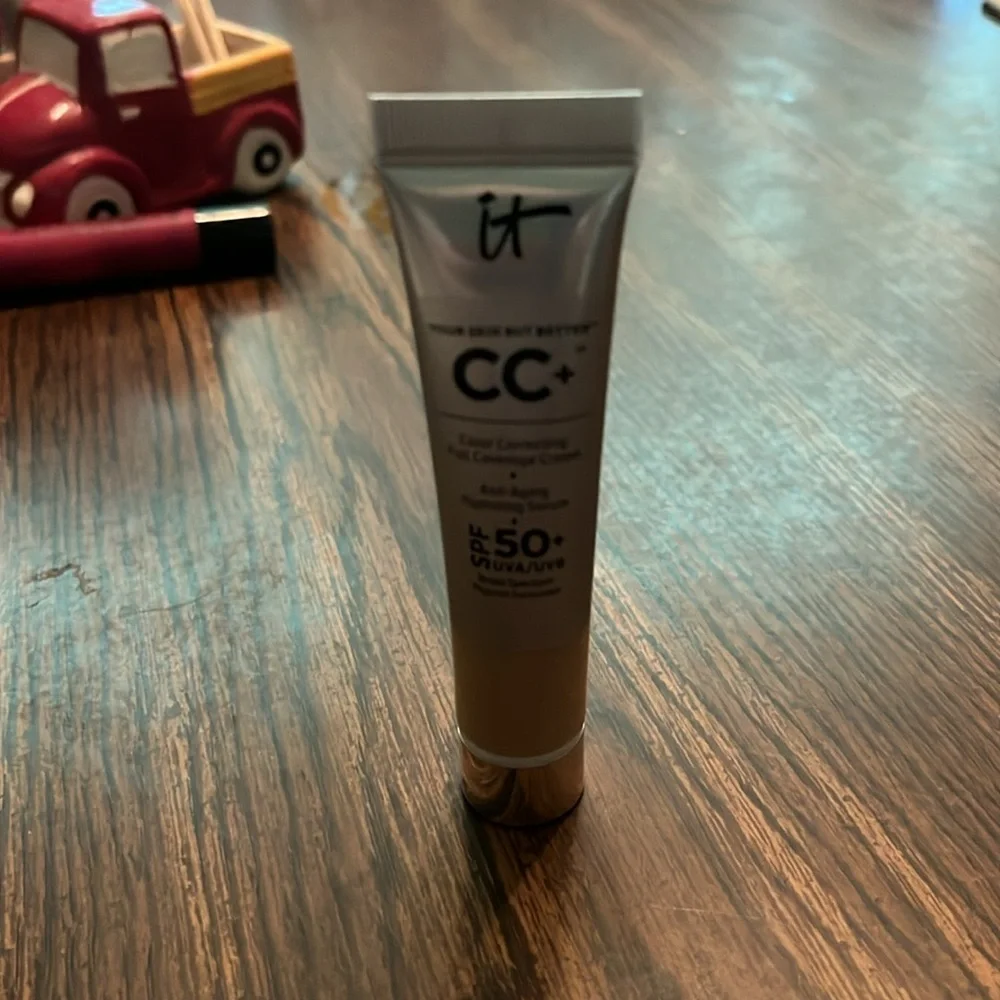 IT Cosmetics CC+ Cream - Warm Beige travel size .406 in light - Picture 2 of 2